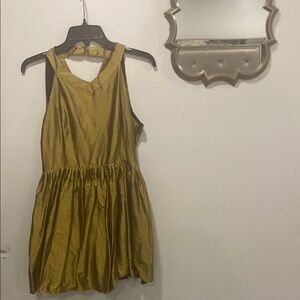 Chic Gold Sleeveless Dress